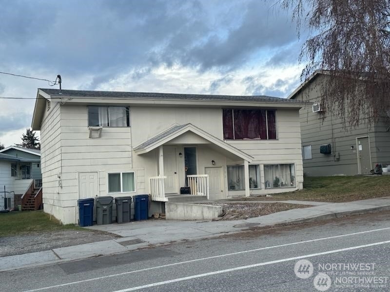 Property Photo:  331 11th Street NE  WA 98802 