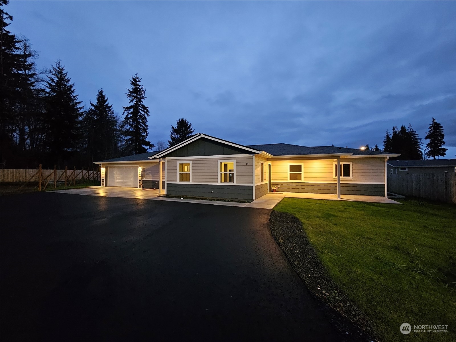 Property Photo:  14  Pebble Creek Court  WA 98541 