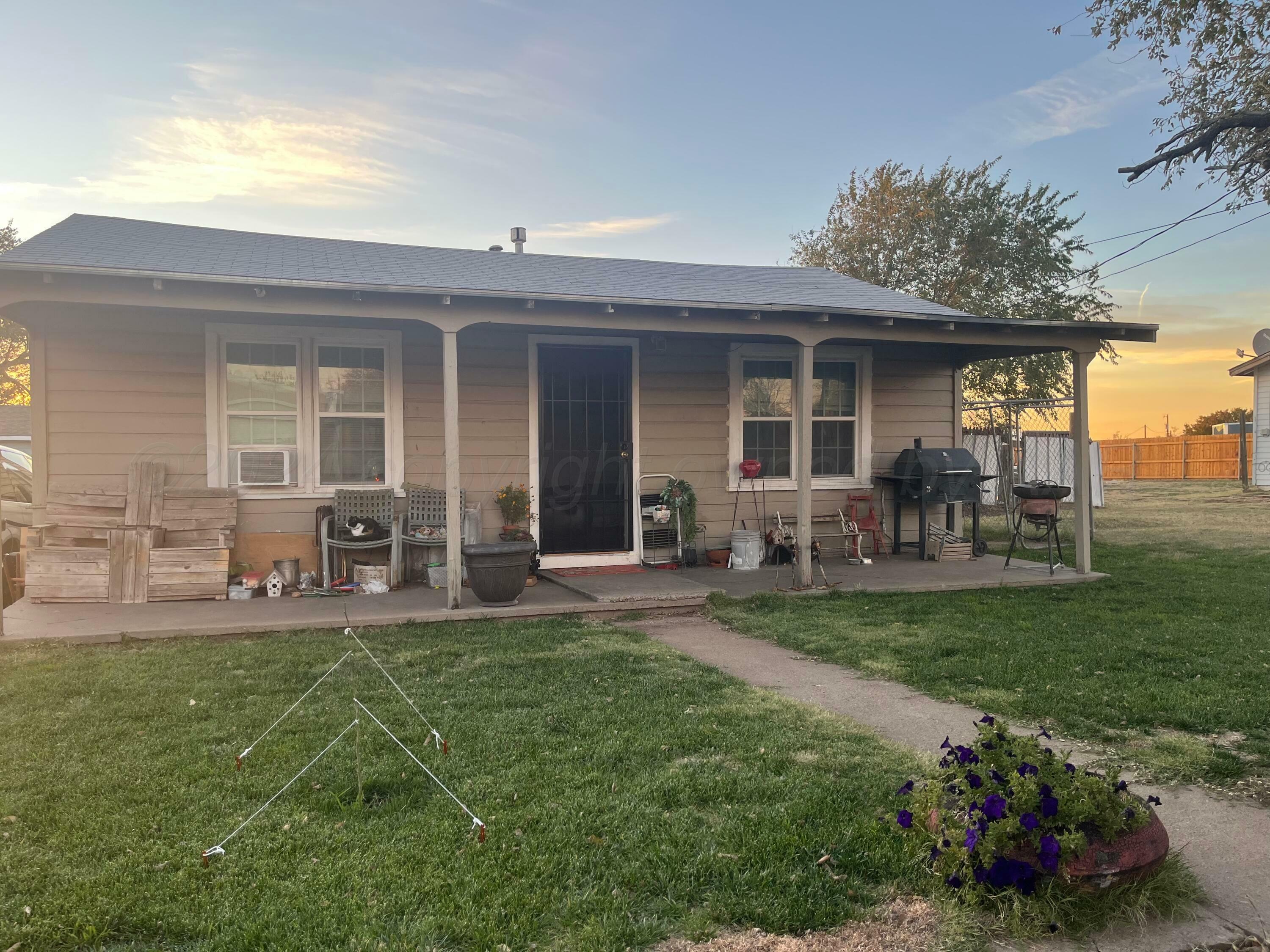 Property Photo:  4407 Brown Avenue  TX 79108-5227 