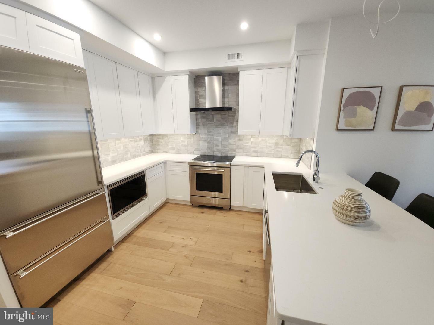 Property Photo:  8610 Evergreen Place 202  PA 19118 