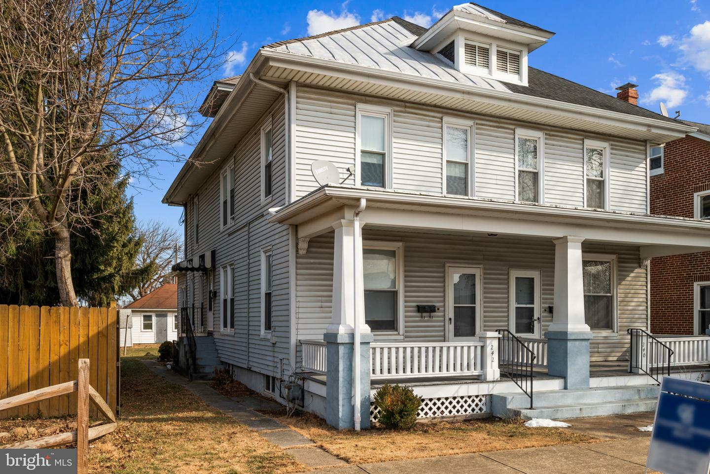 Property Photo: 242 N Lincoln Street PA 17078