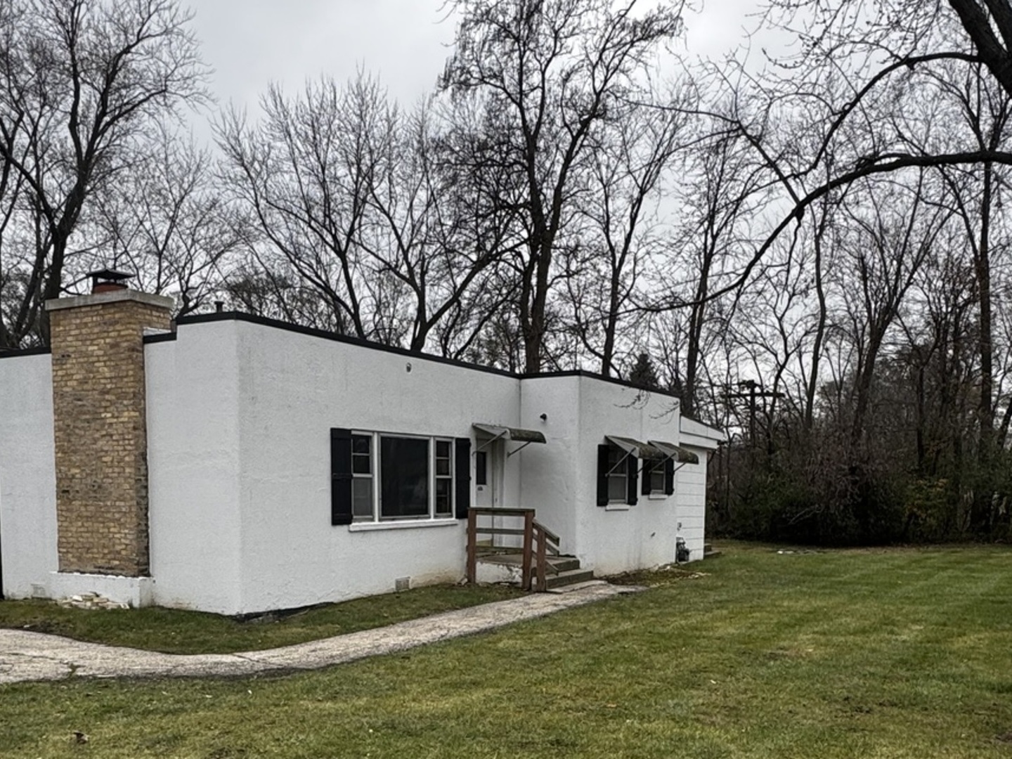 Property Photo:  406 Charlotte Avenue  IL 60014 