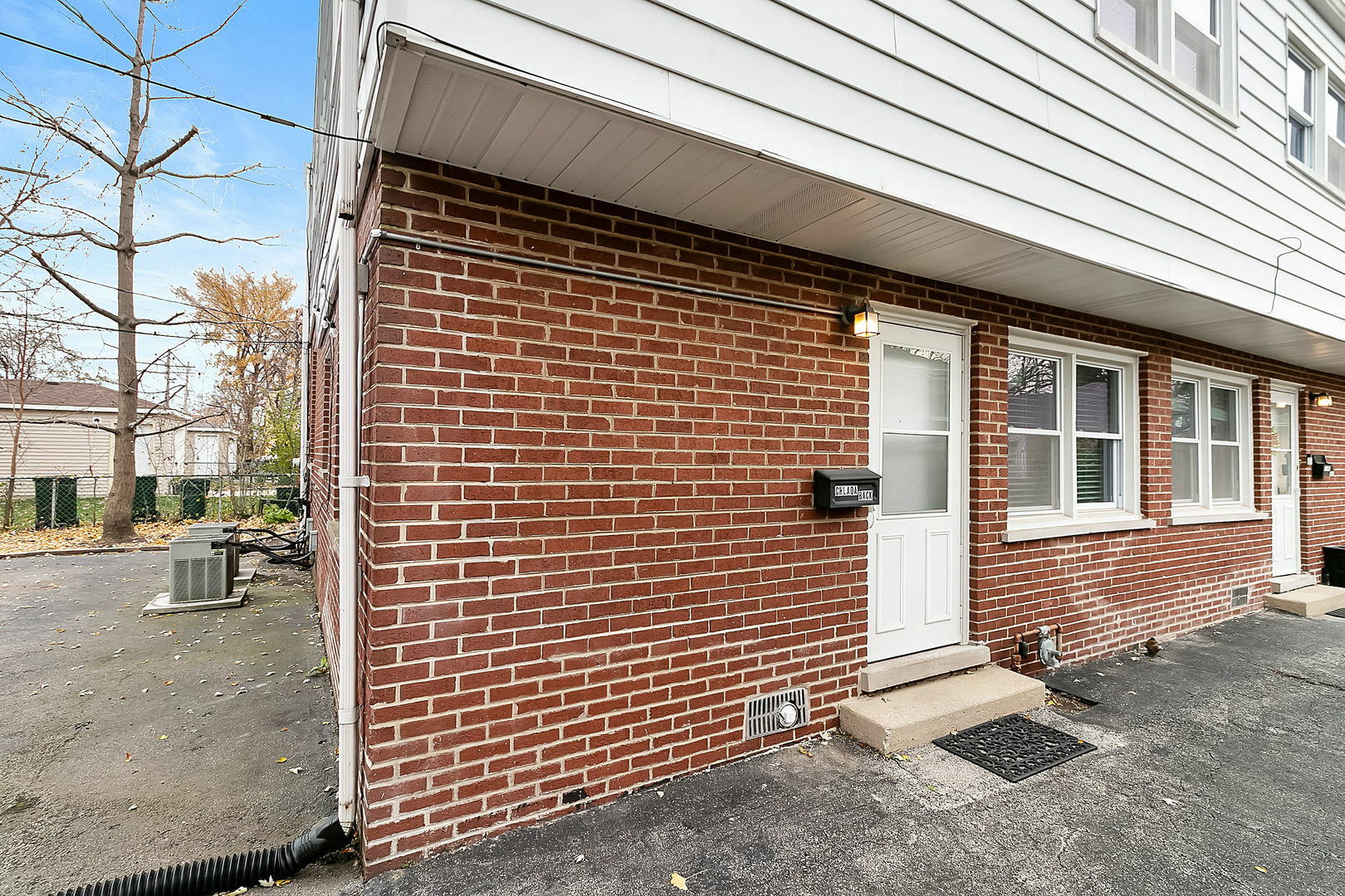 Property Photo:  336 E Quincy Street Rear  IL 60546 