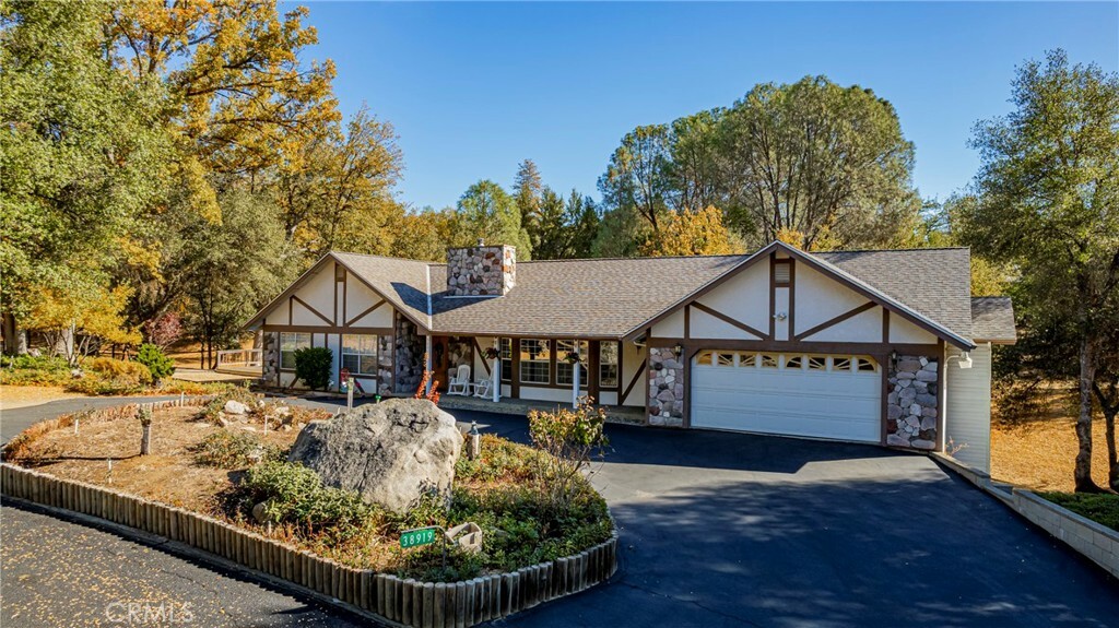 Property Photo: 38919 Marigold Lane CA 93644
