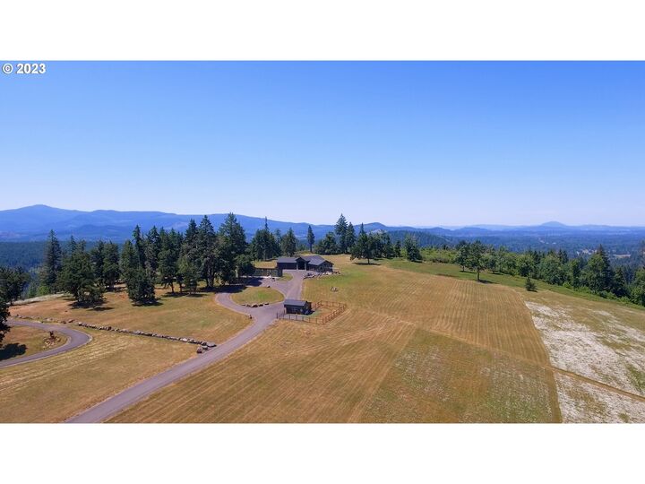Property Photo:  40033 Reuben Leigh Rd  OR 97452