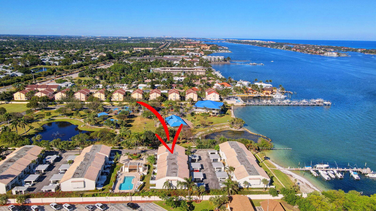 Property Photo:  722 NE 20th Lane  FL 33435 