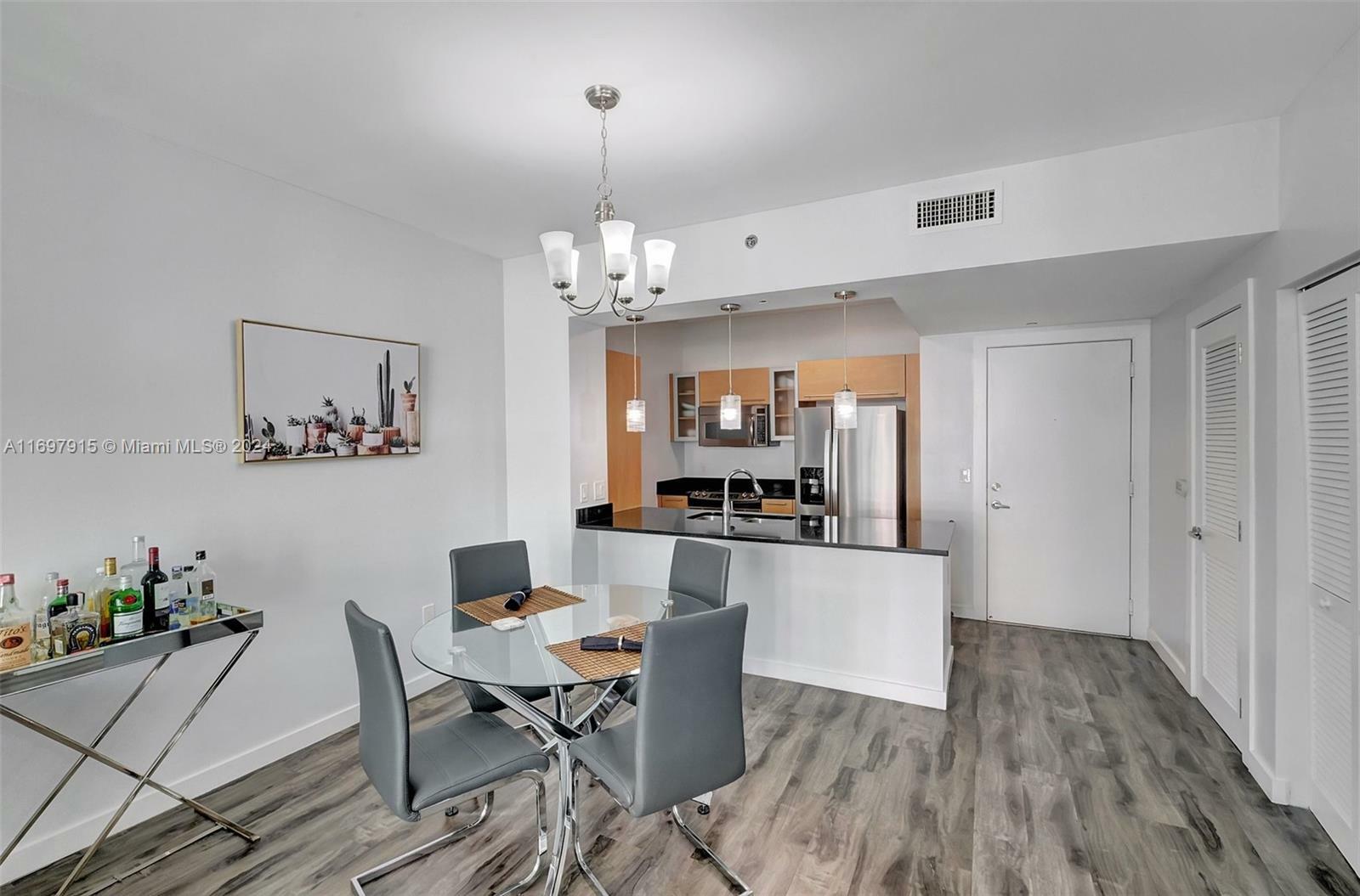 Property Photo:  950 Brickell Bay Dr 1102  FL 33131 