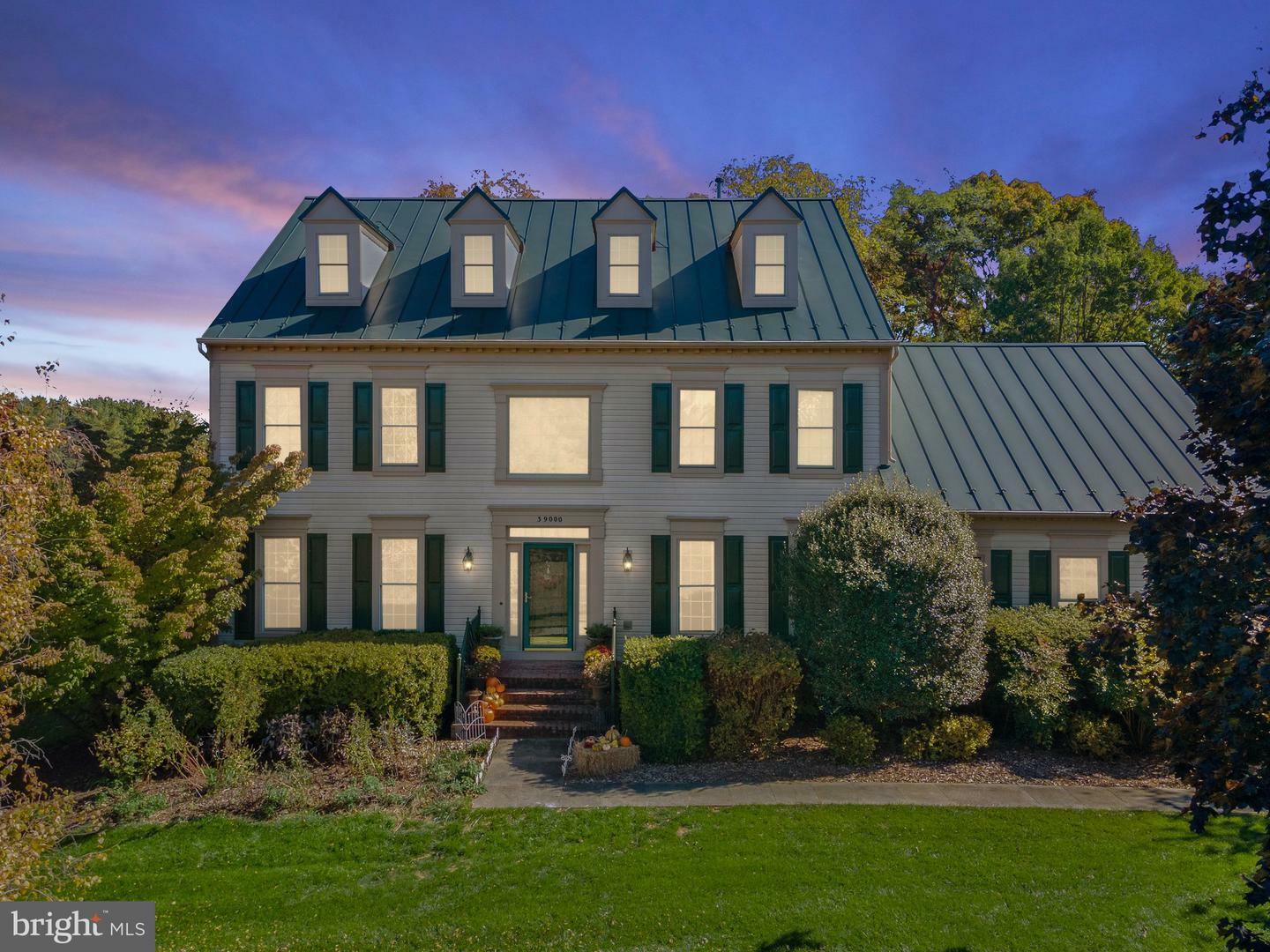 Property Photo: 39000 Fox Manor Drive VA 20175