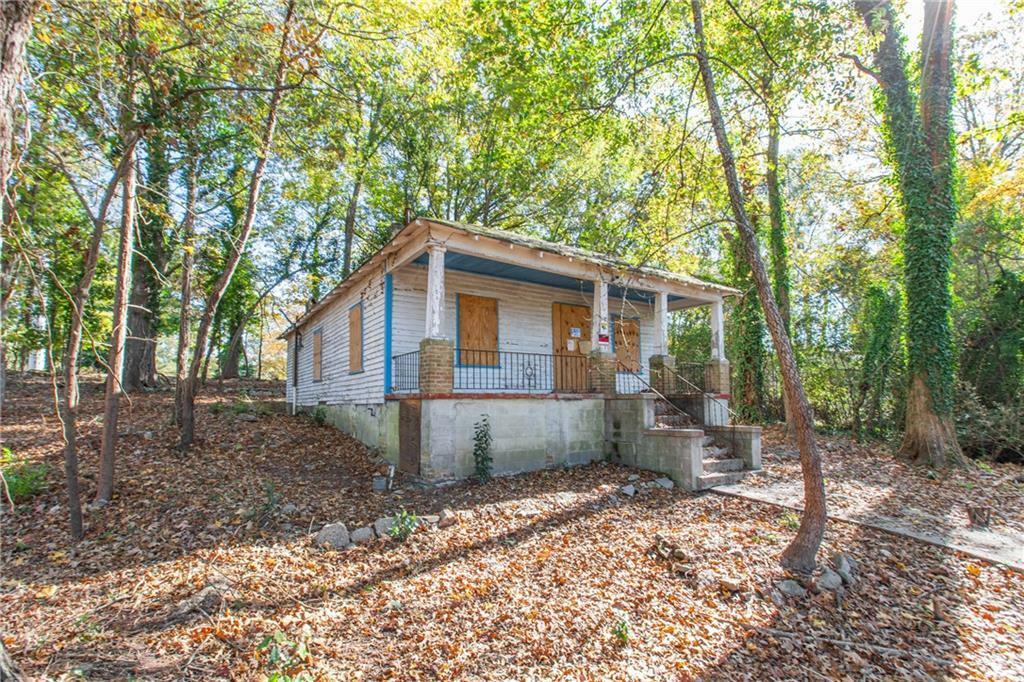 Property Photo:  350 Willis Mill Road SW  GA 30311 