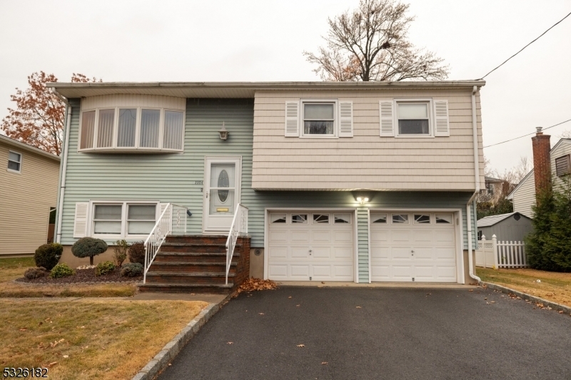 Property Photo:  2304 Jowett Pl  NJ 07065 