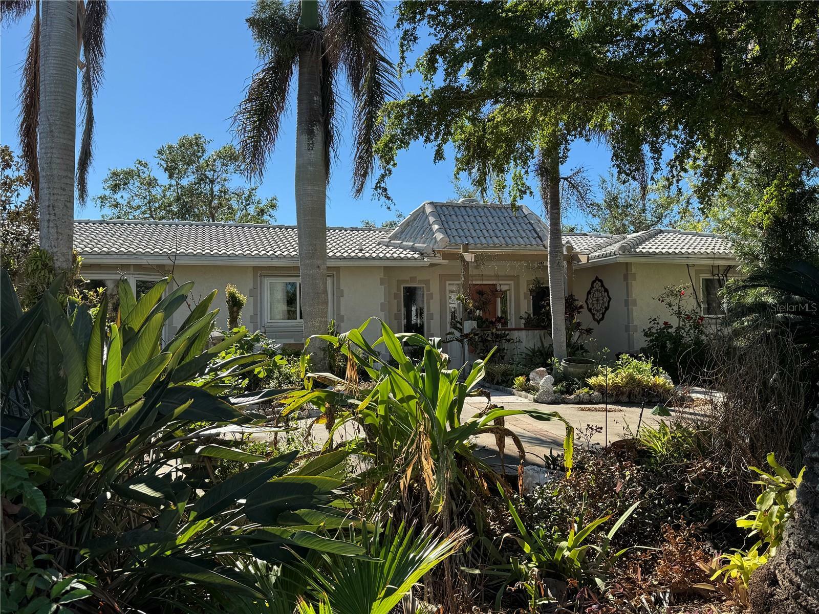 Property Photo:  123 Tina Island Drive  FL 34229 