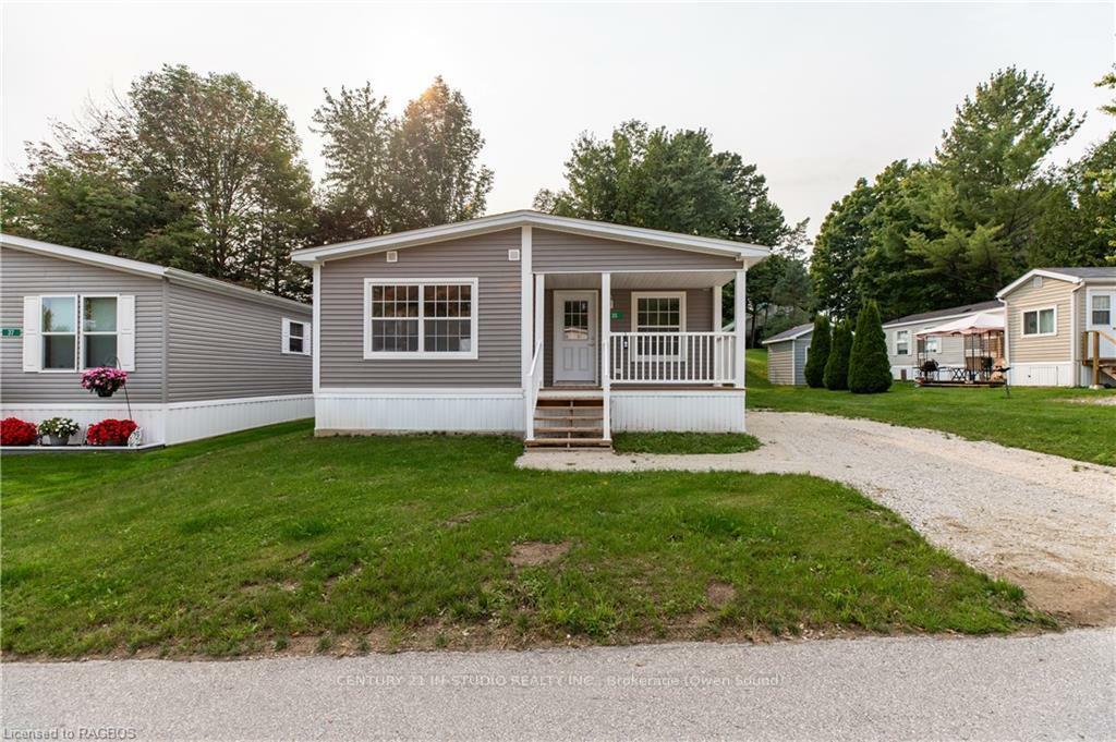 Property Photo: 35 Sussex Square ON N4K 5N5