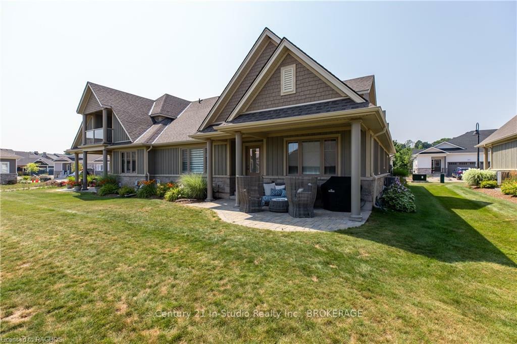 Property Photo: 160 Hawthorn Crescent ON N0H 1S0