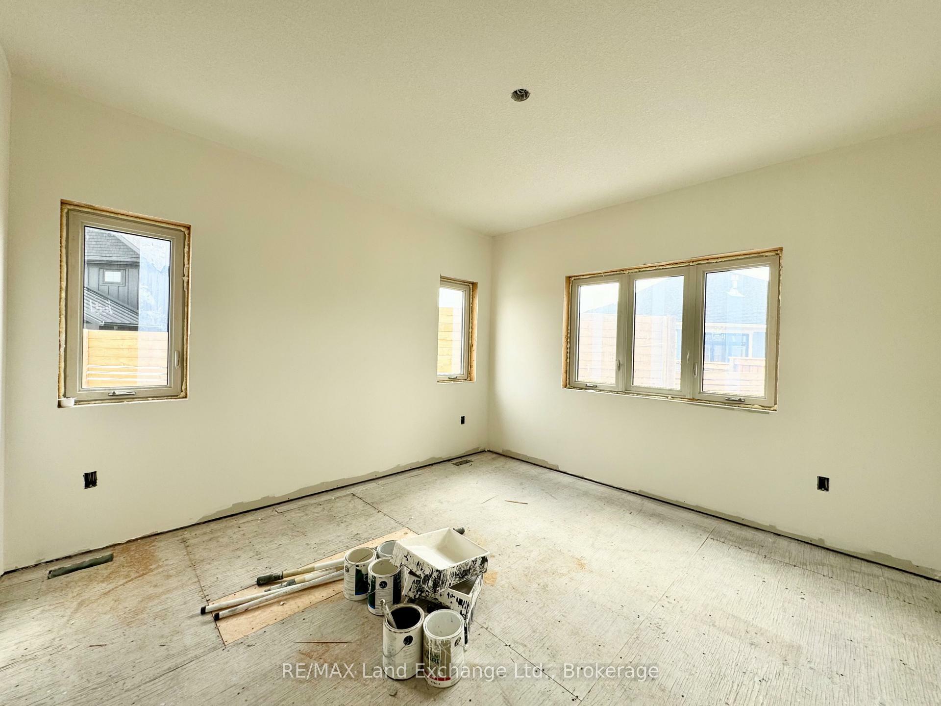 Property Photo: 151 Westlinks Drive ON N0H 2C3