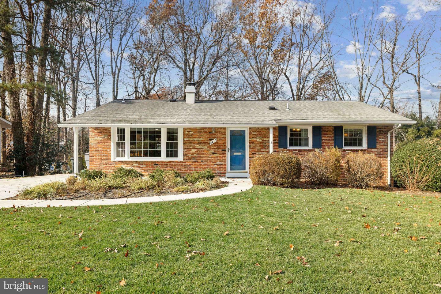 Property Photo: 3810 Forest Grove Drive VA 22003