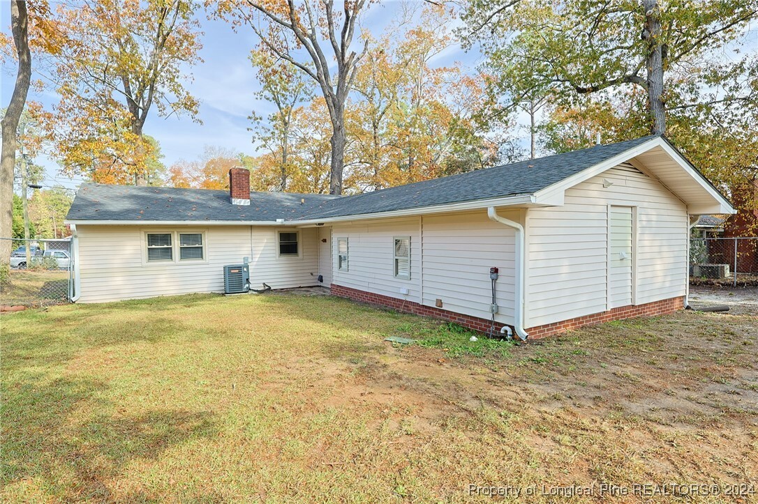 Property Photo:  1917 Cherokee Drive  NC 28303 