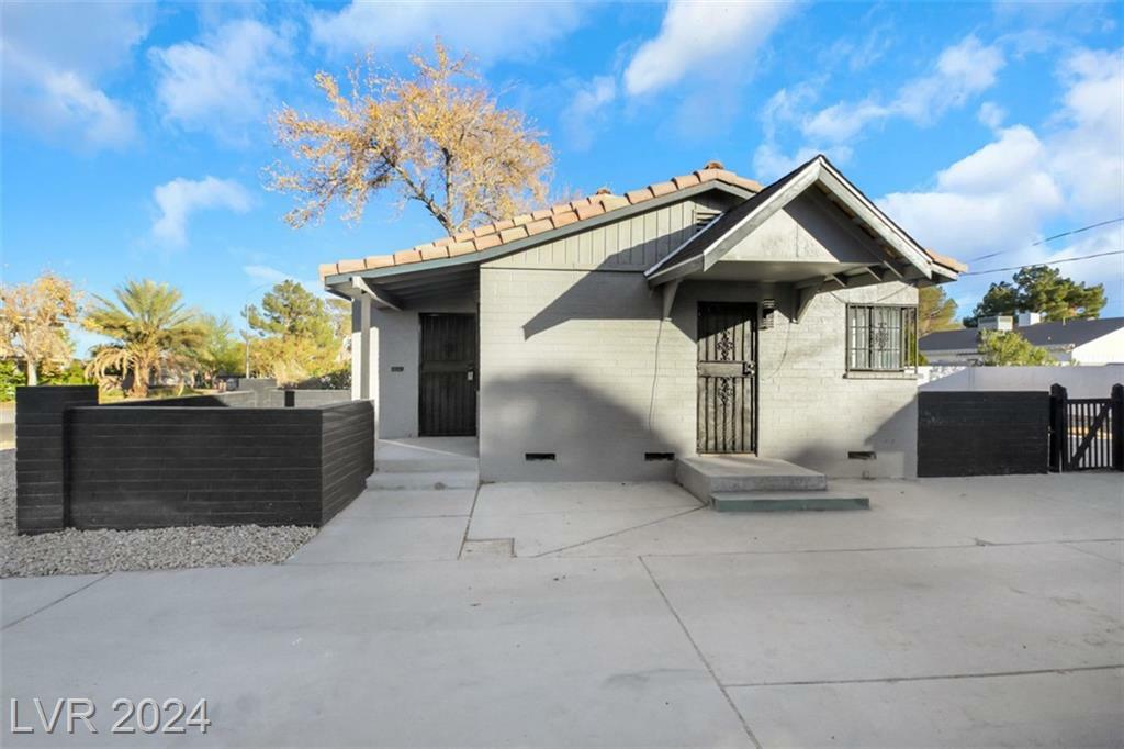 Property Photo:  1424 Wengert Avenue  NV 89104 