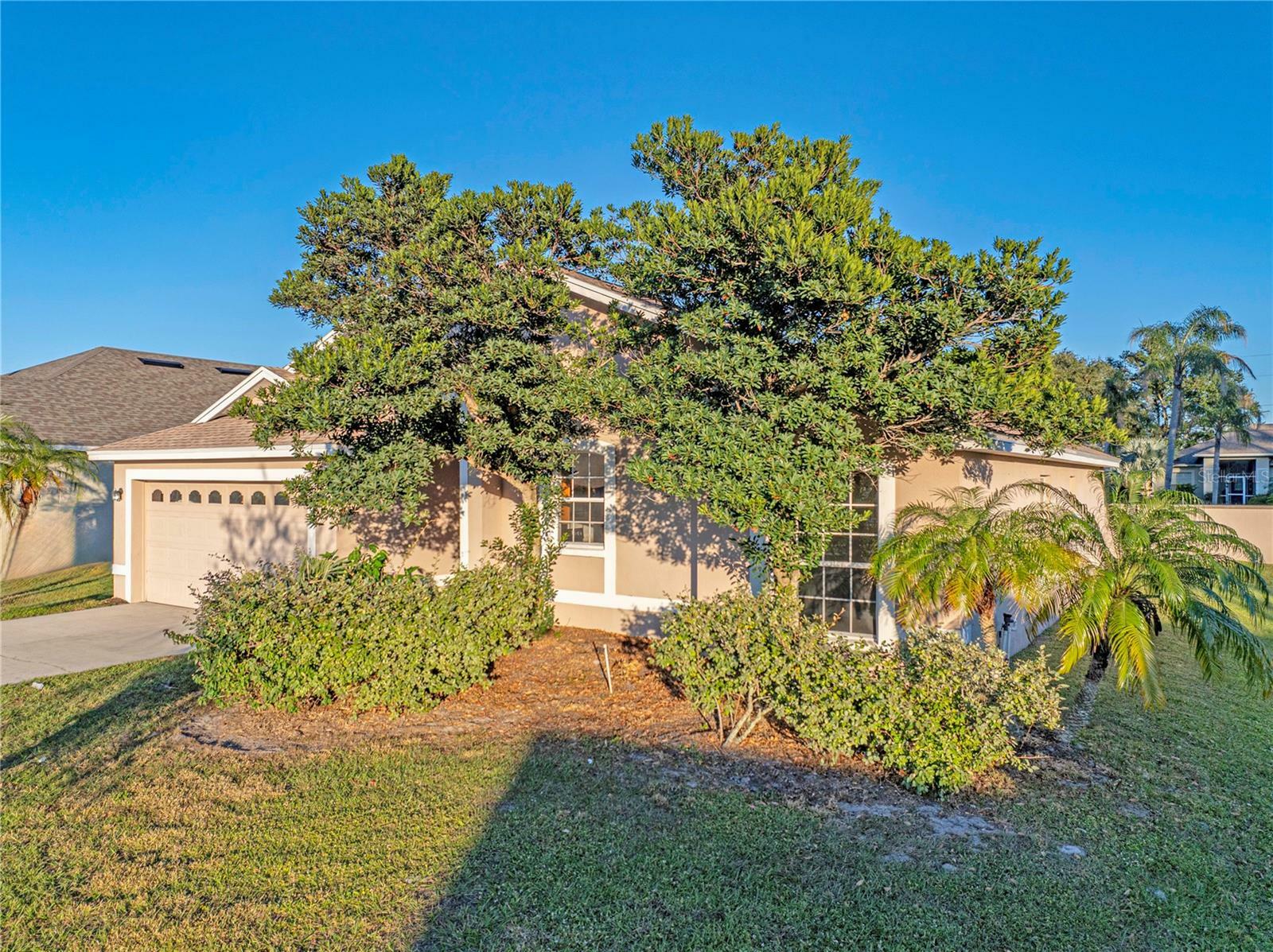 Property Photo:  1120 Brenton Manor Drive  FL 33881 