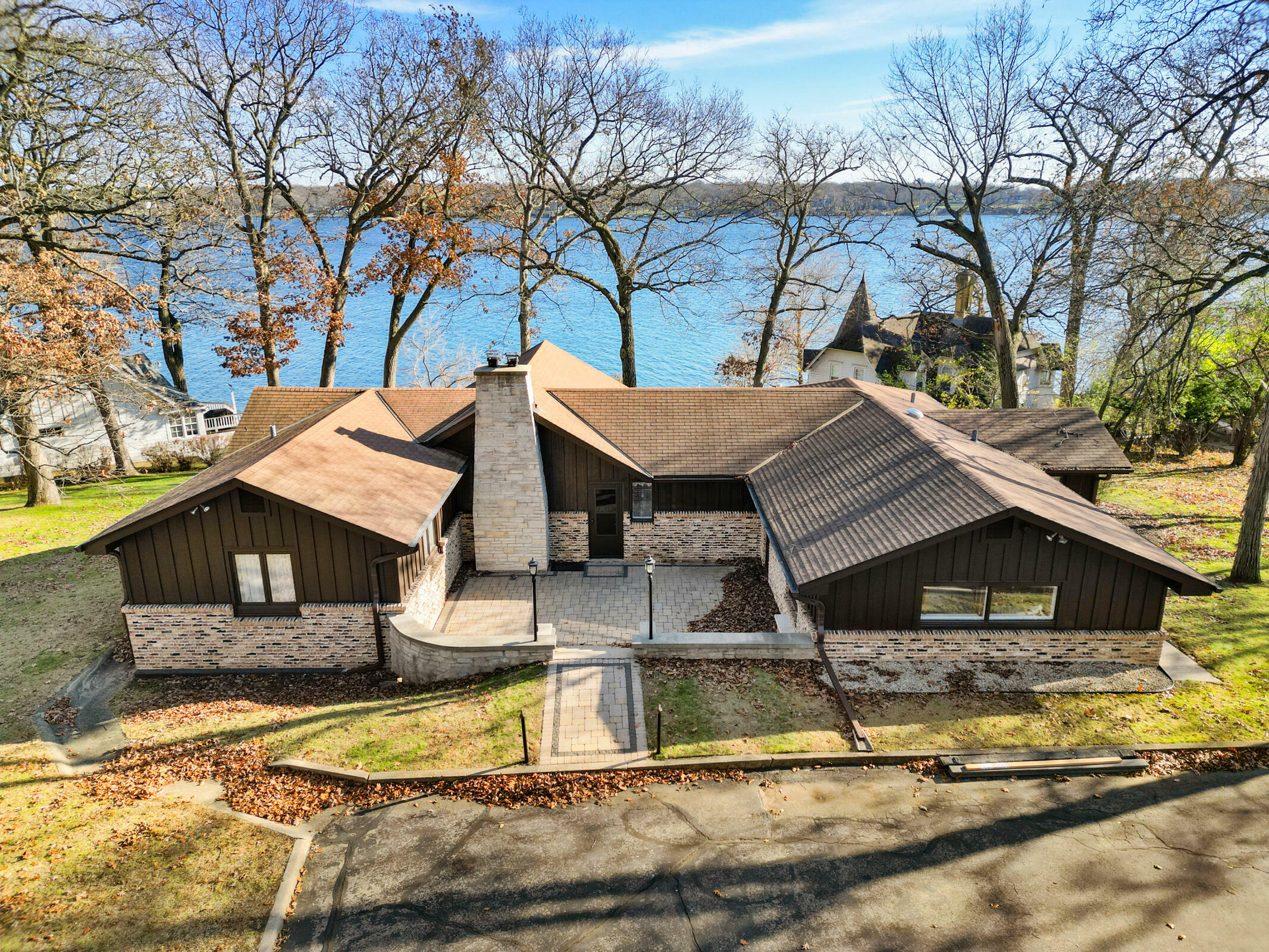 Property Photo:  2572 North Shore Dr  WI 53115 