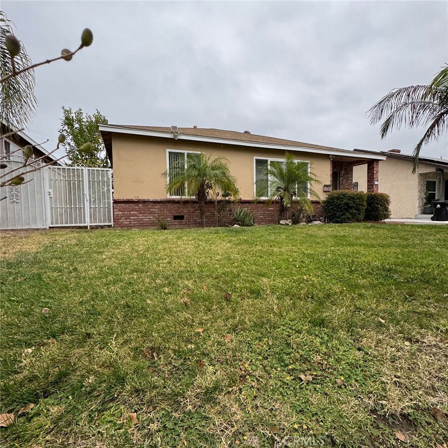 Property Photo:  6120 Cartwright Avenue  CA 91606 