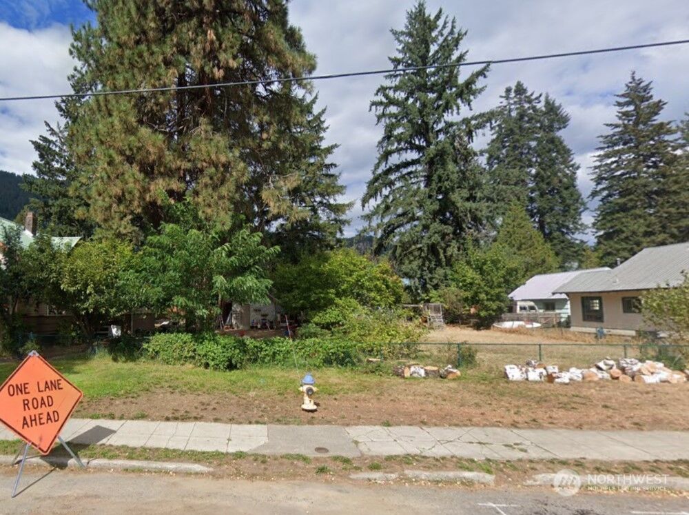 Property Photo:  256 Benton Street  WA 98826 
