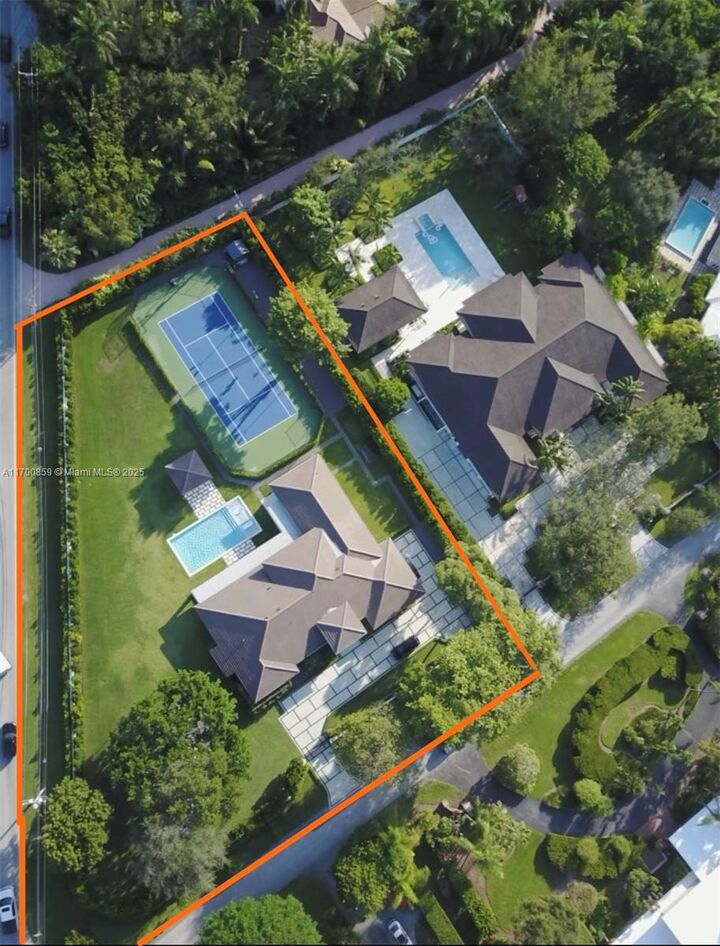 Property Photo: 4710 Pine Dr FL 33143