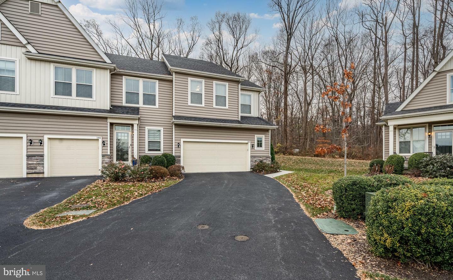 Property Photo:  142 Sparrow Ridge Court  PA 19348 