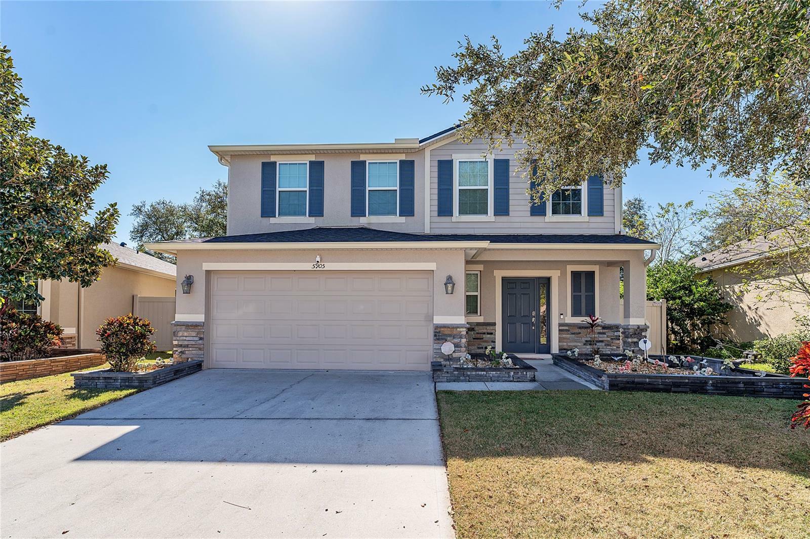 Property Photo: 5905 Windsong Oak Drive FL 34748