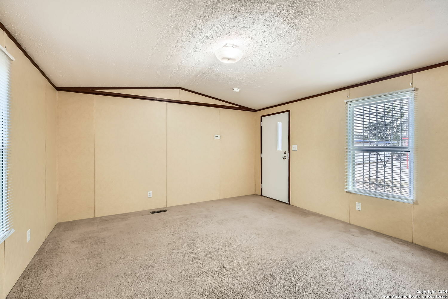 Property Photo:  4423 E Houston St  TX 78220 