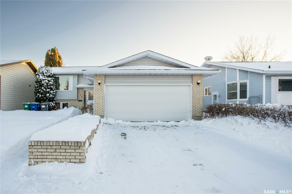 Property Photo:  175 Sherry Crescent  SK S7M 5R4 