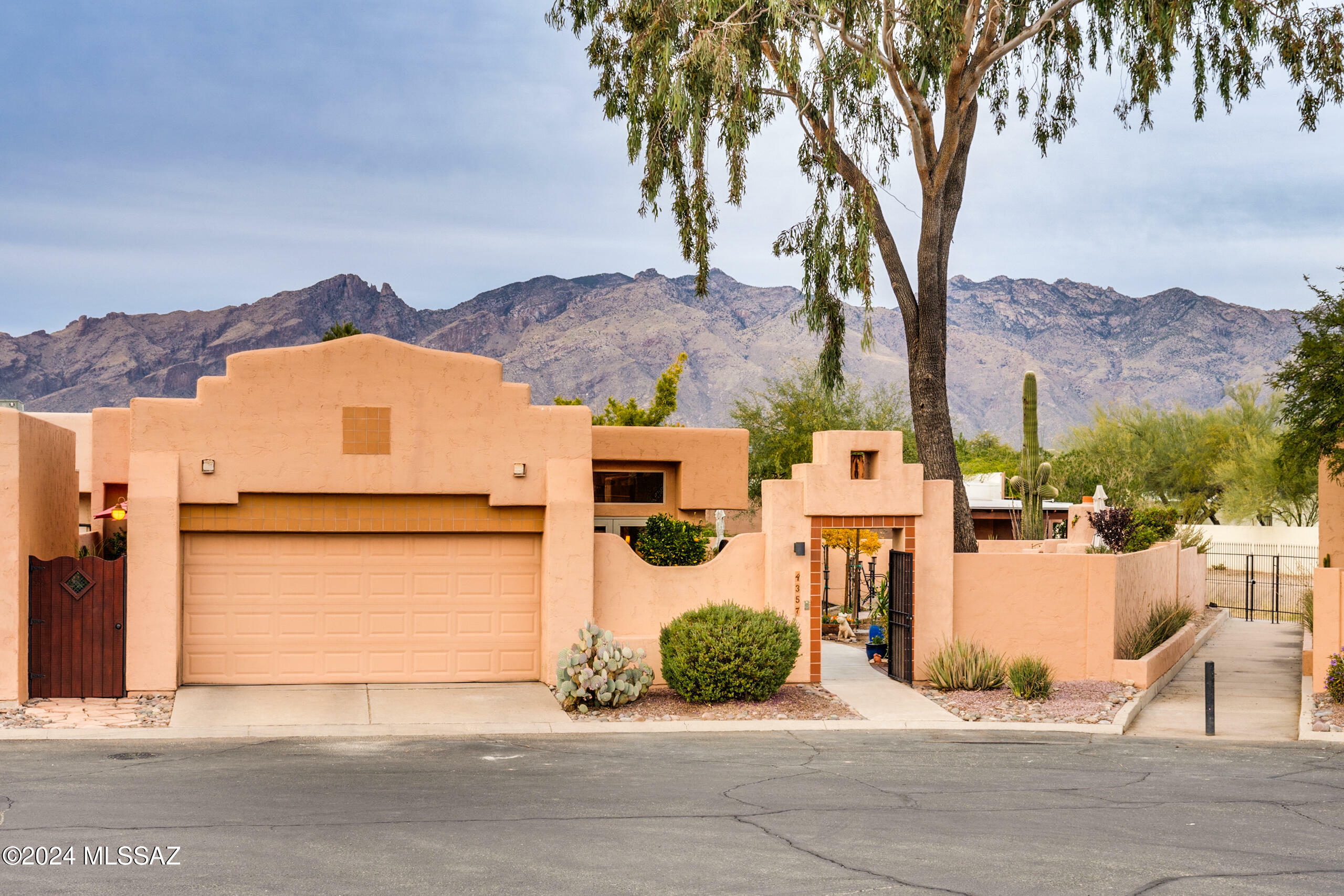 Property Photo:  4357 E Winding Creek Place  AZ 85712 