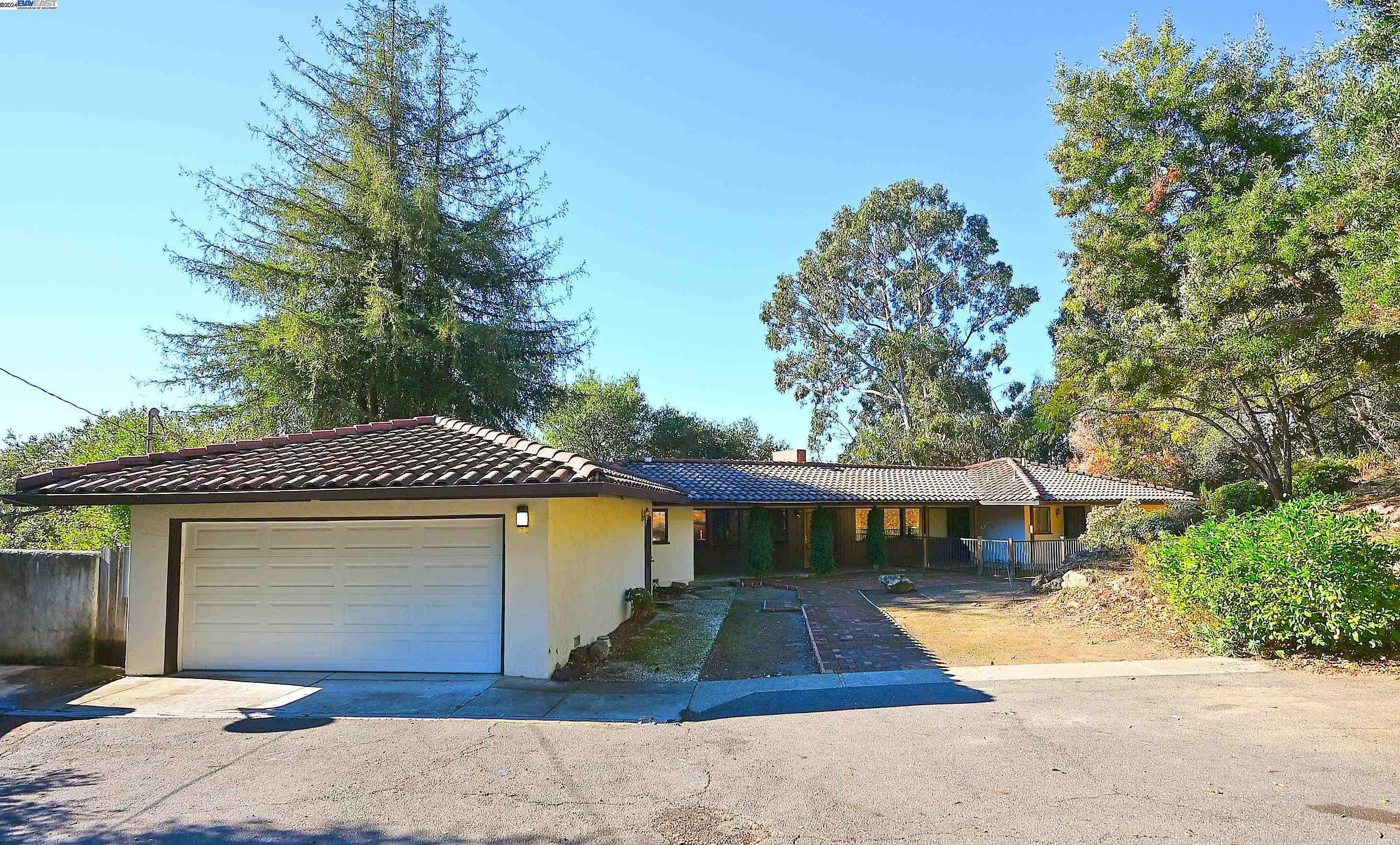 7325 Altura Pl  Oakland CA 94605 photo