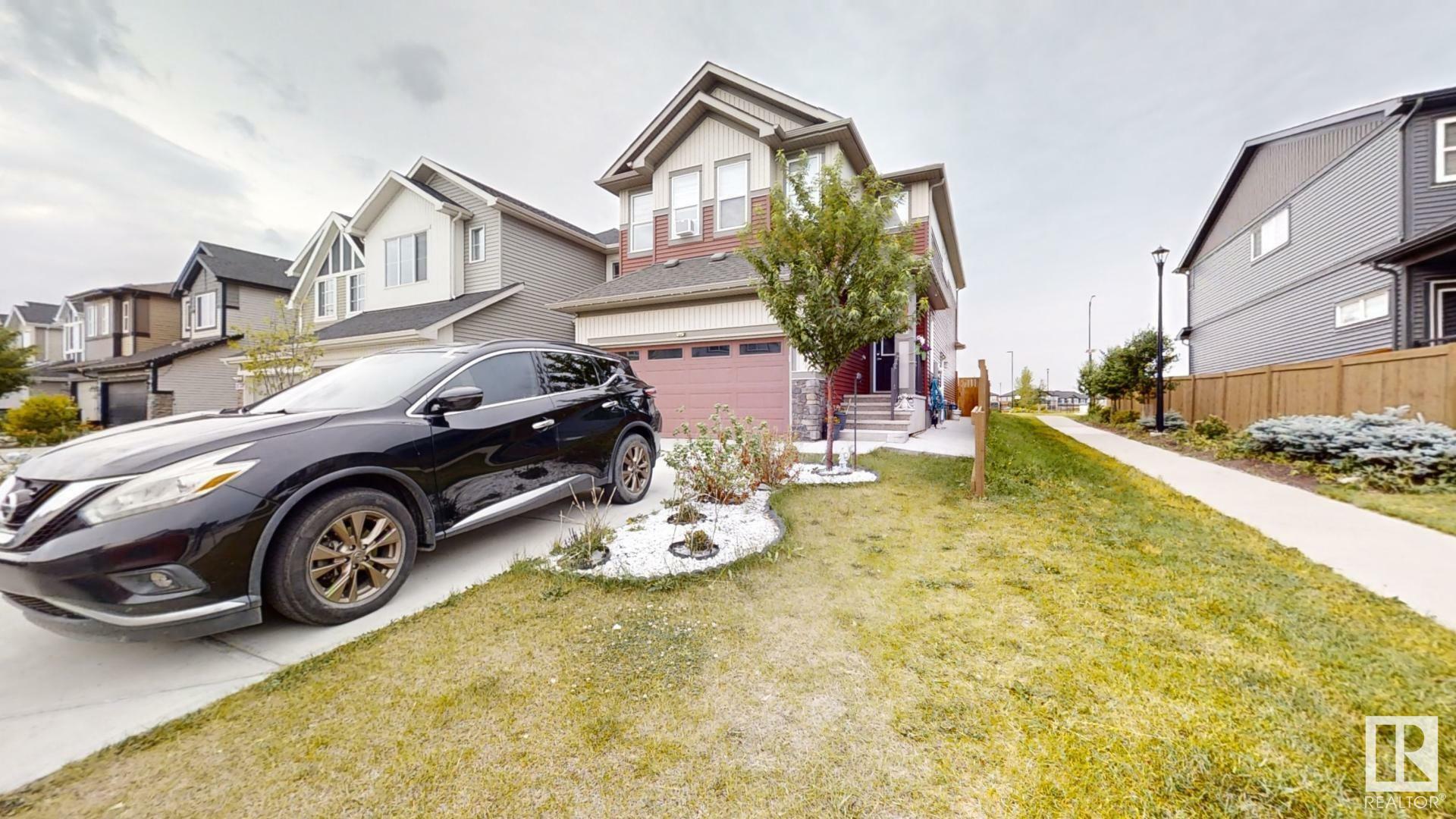 Photo de la propriété:  2775 Collins Cres SW  AB T6W 4G8 