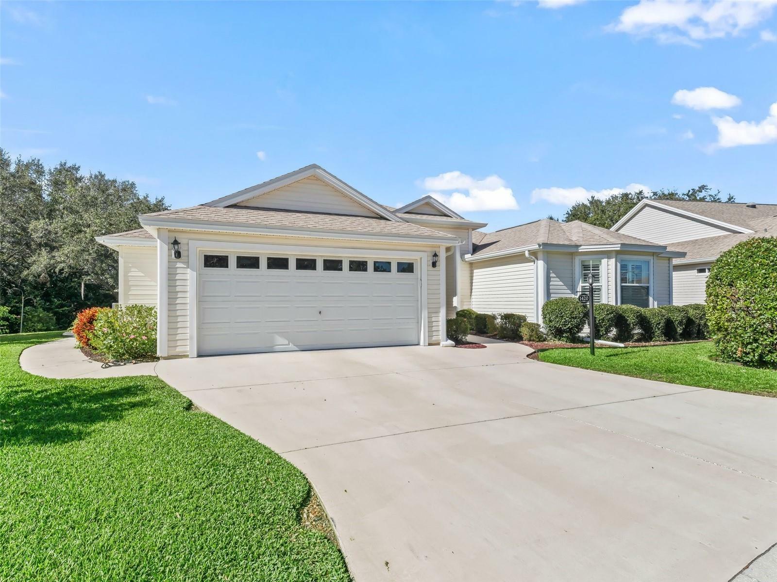 Property Photo:  1420 Straton Way  FL 32162 