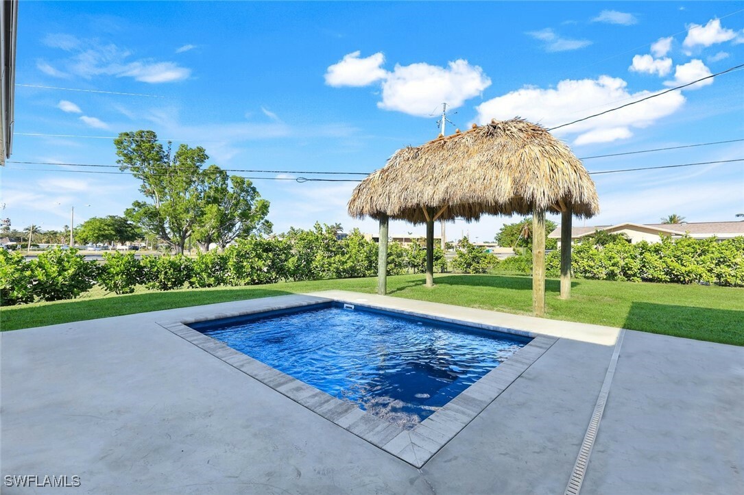 Property Photo:  4903 Edith Esplanade  FL 33904 