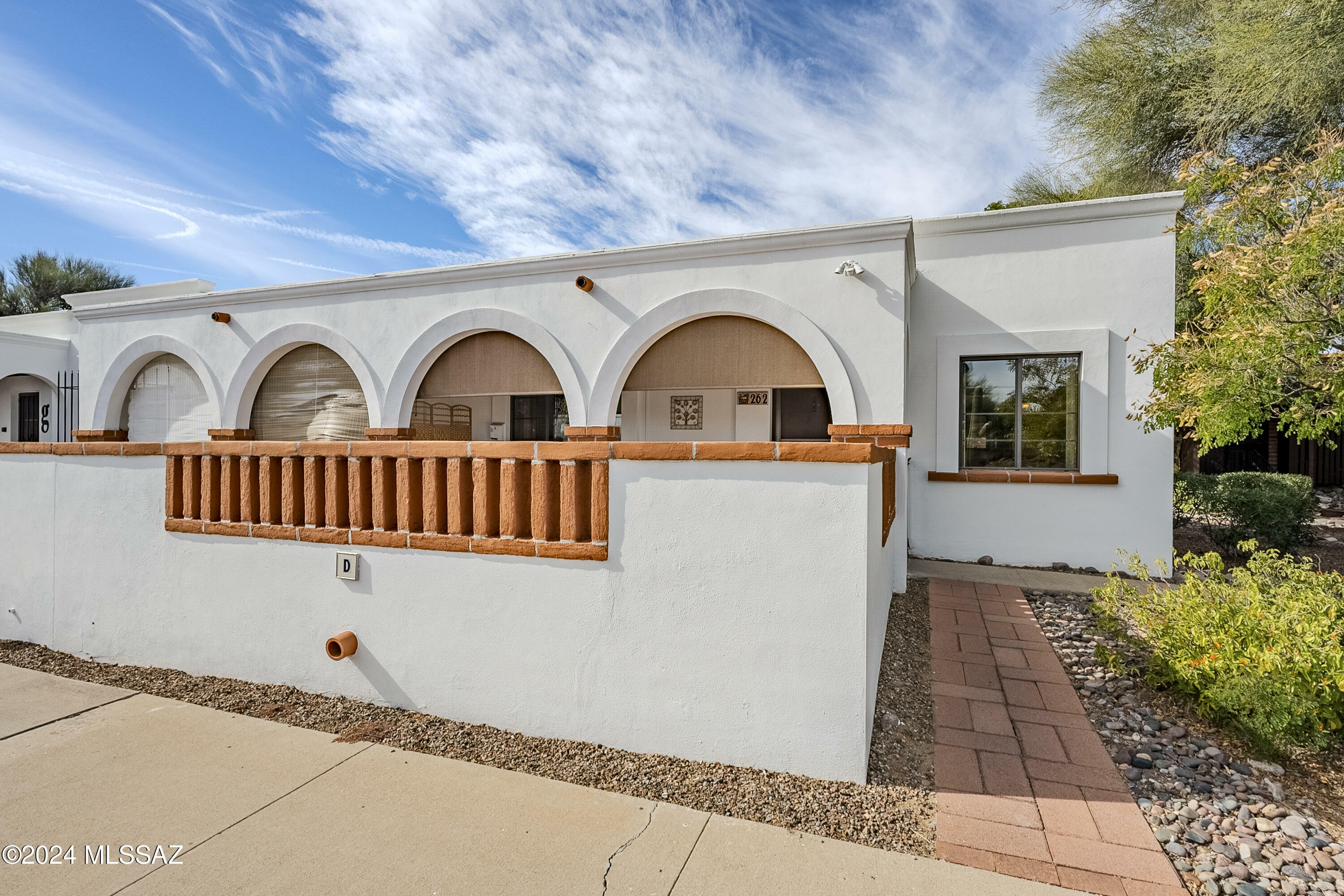 Property Photo:  262 S Paseo Quinta D  AZ 85614 