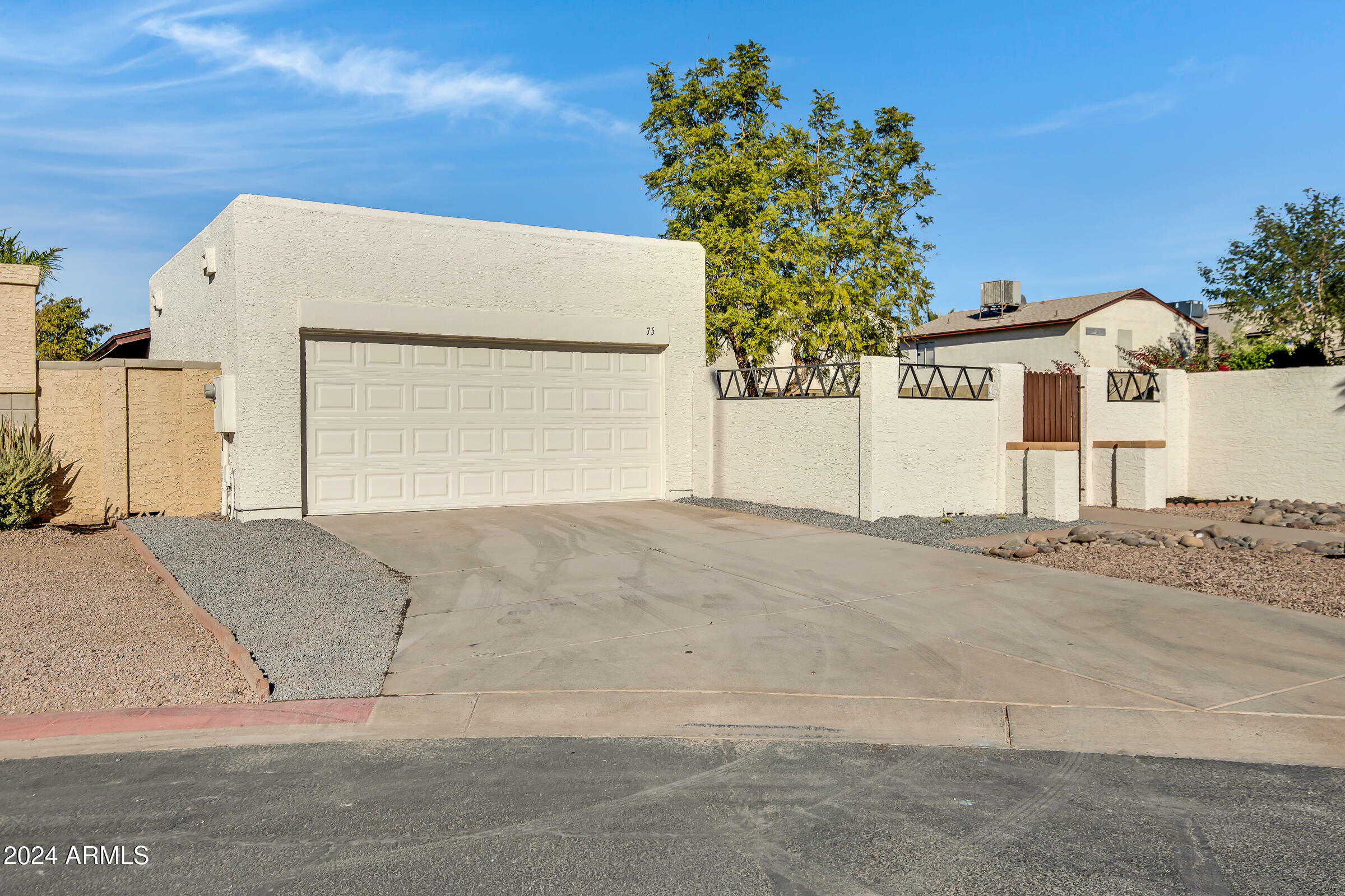 Property Photo:  619 E Jensen Street 75  AZ 85203 