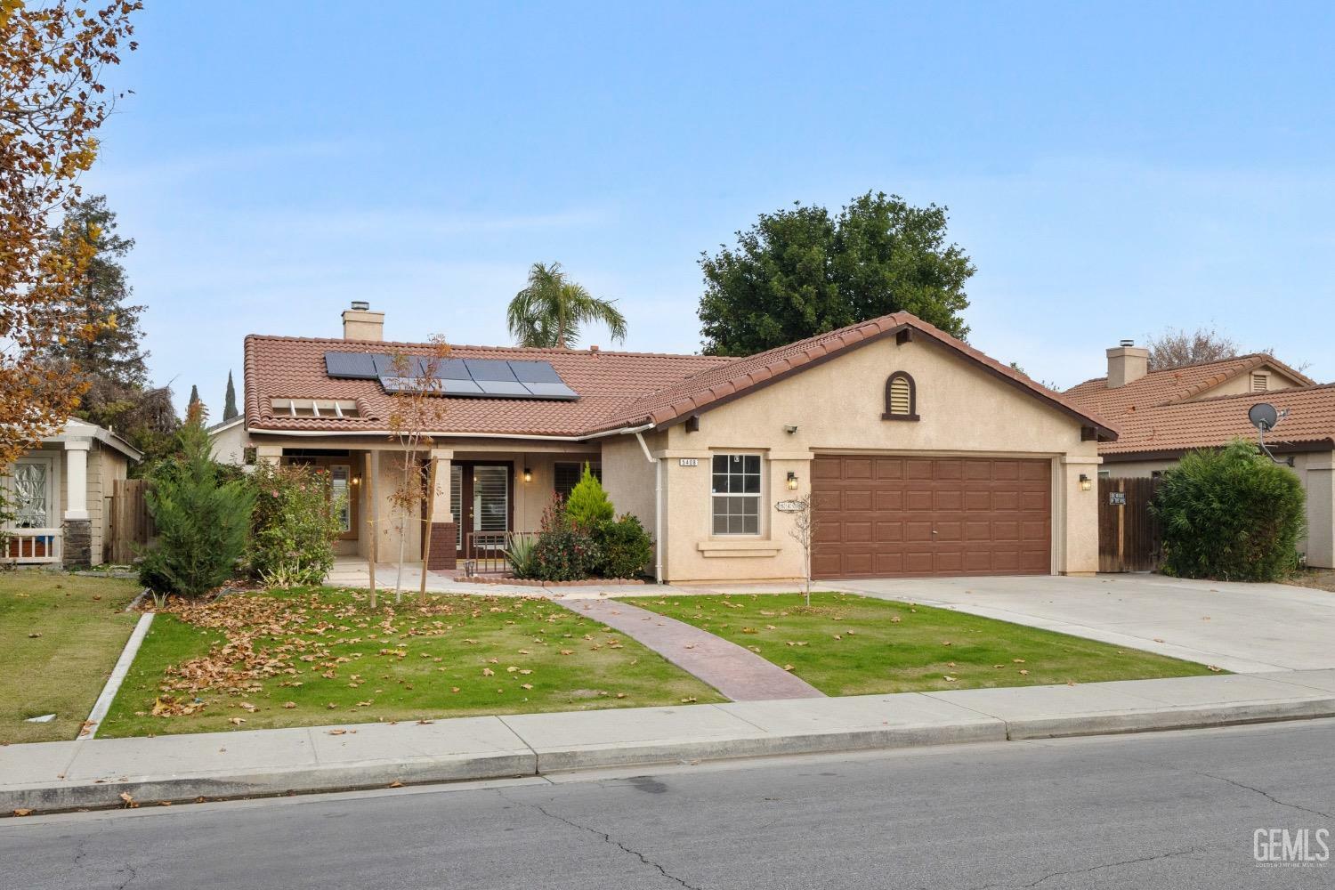 Property Photo:  5408 Silvergate Street  CA 93313 