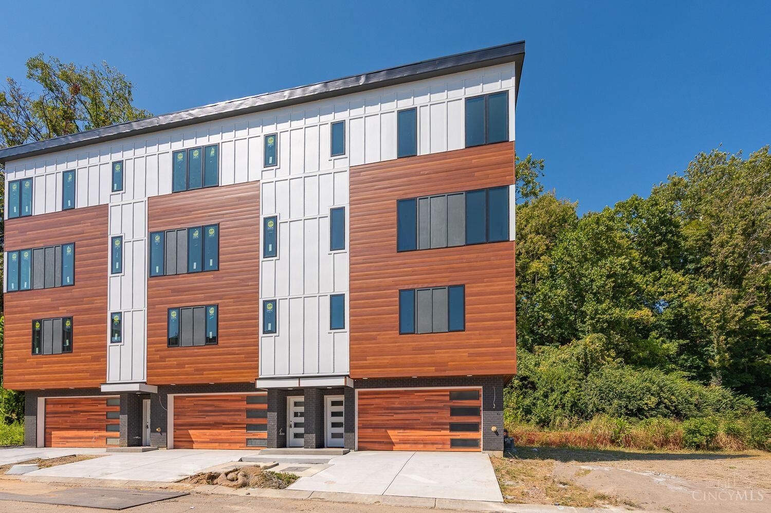 Property Photo: 3750 Miami Run OH 45227