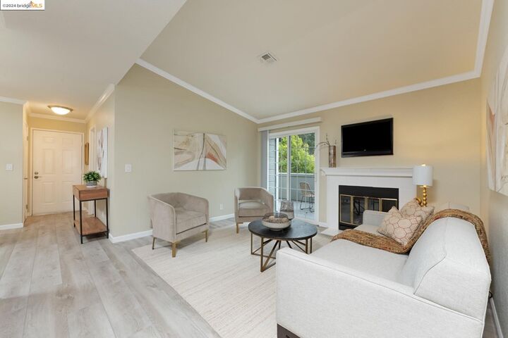 615 Canyon Oaks Dr F  Oakland CA 94605 photo