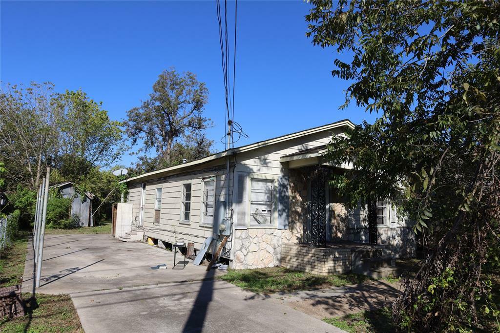 Property Photo:  2925 Bertrand Street  TX 77093 