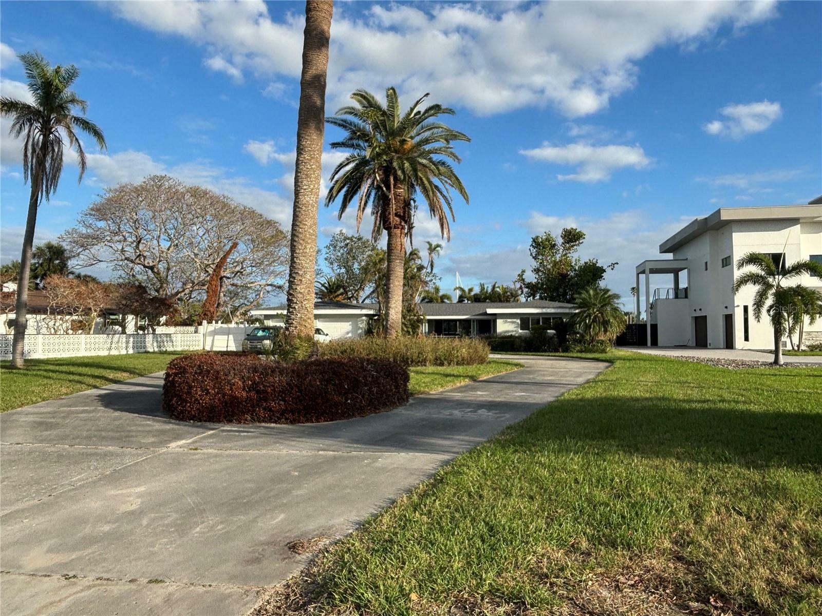 Property Photo:  339 Bath Club Boulevard S  FL 33708 