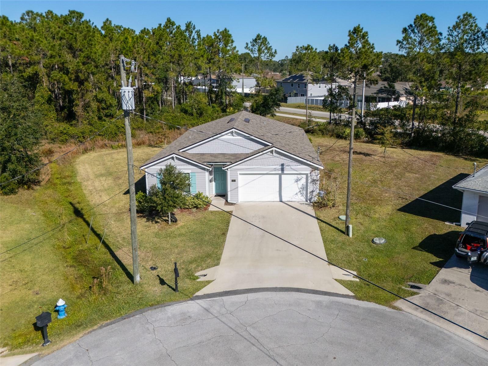Property Photo: 1 Lewis Shire Place FL 32137
