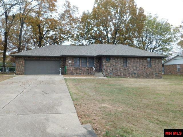 Property Photo: 1805 Van Buren Avenue AR 72653