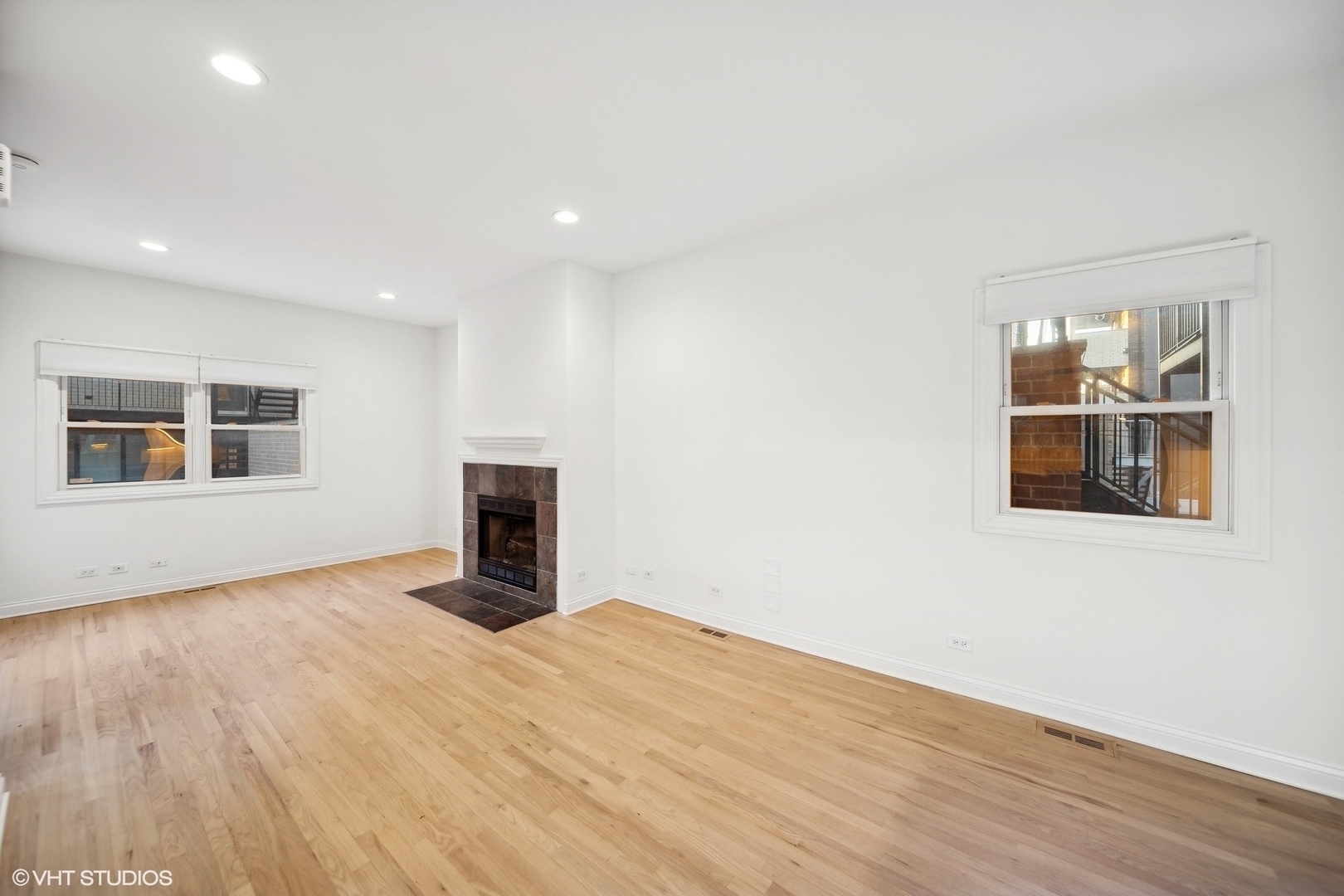 Property Photo:  1521 W Superior Street Ch  IL 60642 