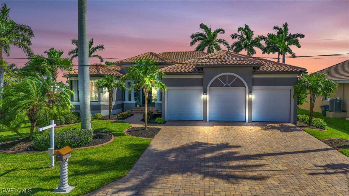 939 Dolphin Drive  Cape Coral FL 33904 photo