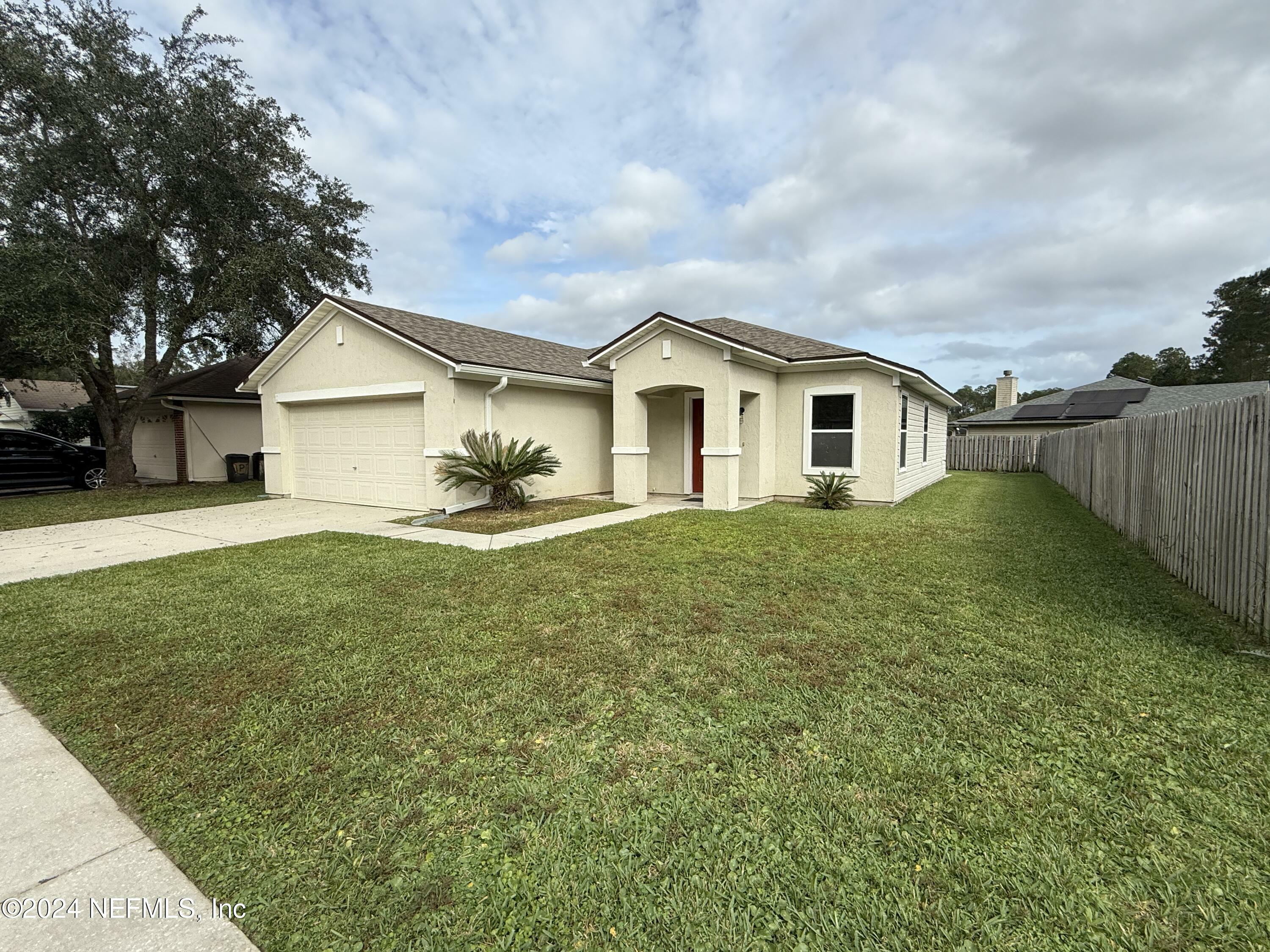 Property Photo:  3915 Hideaway Lane  FL 32068 