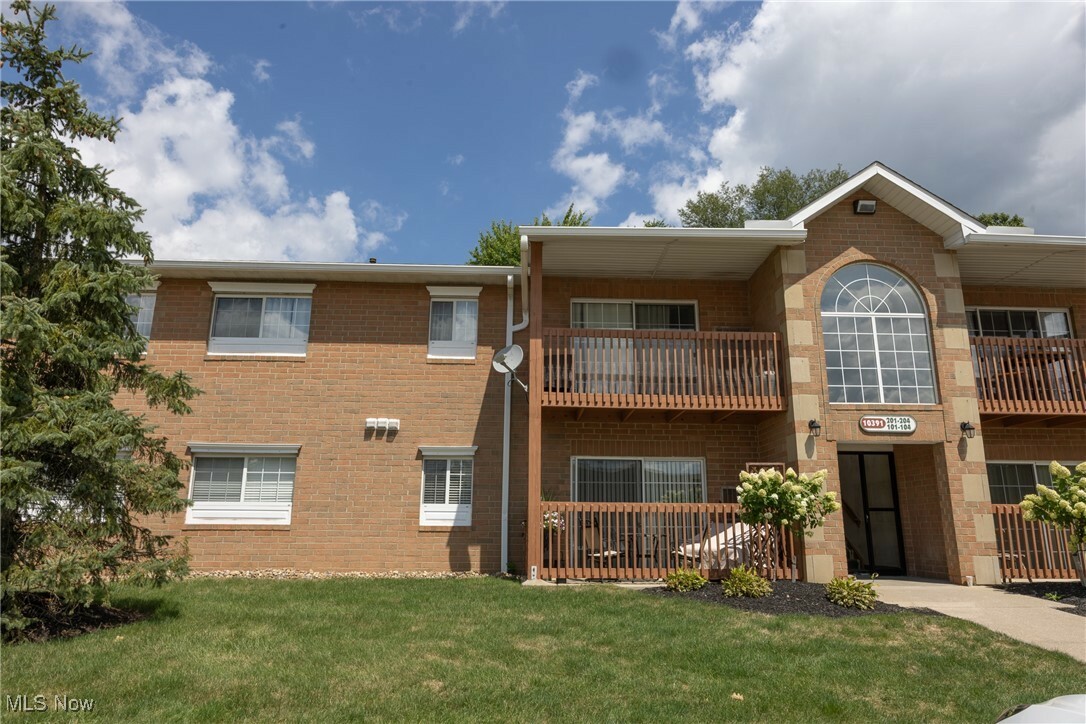 Property Photo:  10391 Glenway Drive 102  OH 44087 