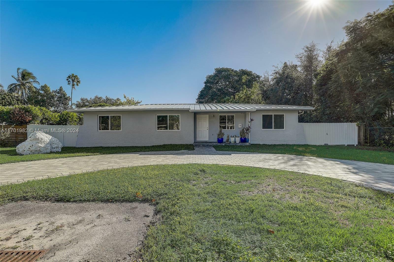 6955 SW 65th Ave  South Miami FL 33143 photo