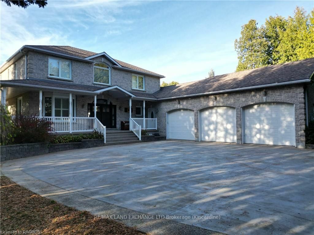 Property Photo:  19 Stoney Island Cres  ON N2Z 2X6 